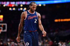 爱游戏（ayx）| 爱游戏体育官方网站 - AYX SPORTS-冷面杀手！莱昂纳德外线频频开花 10中7&amp;三分3中2轻松砍下18分